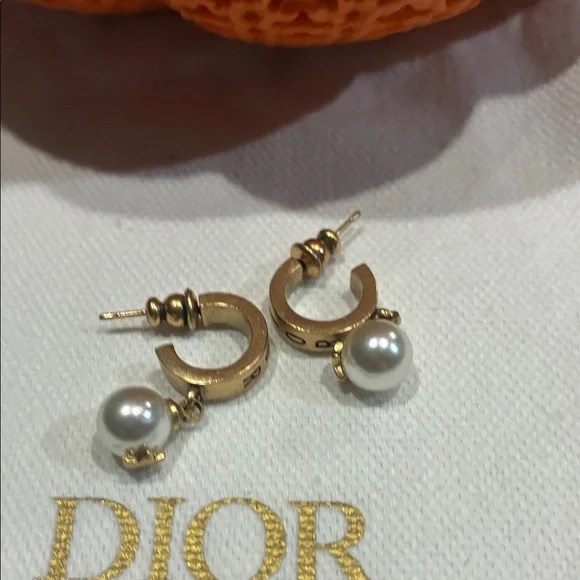 Dior Gold and Pearl Stud Earrings - Picture 10 of 10